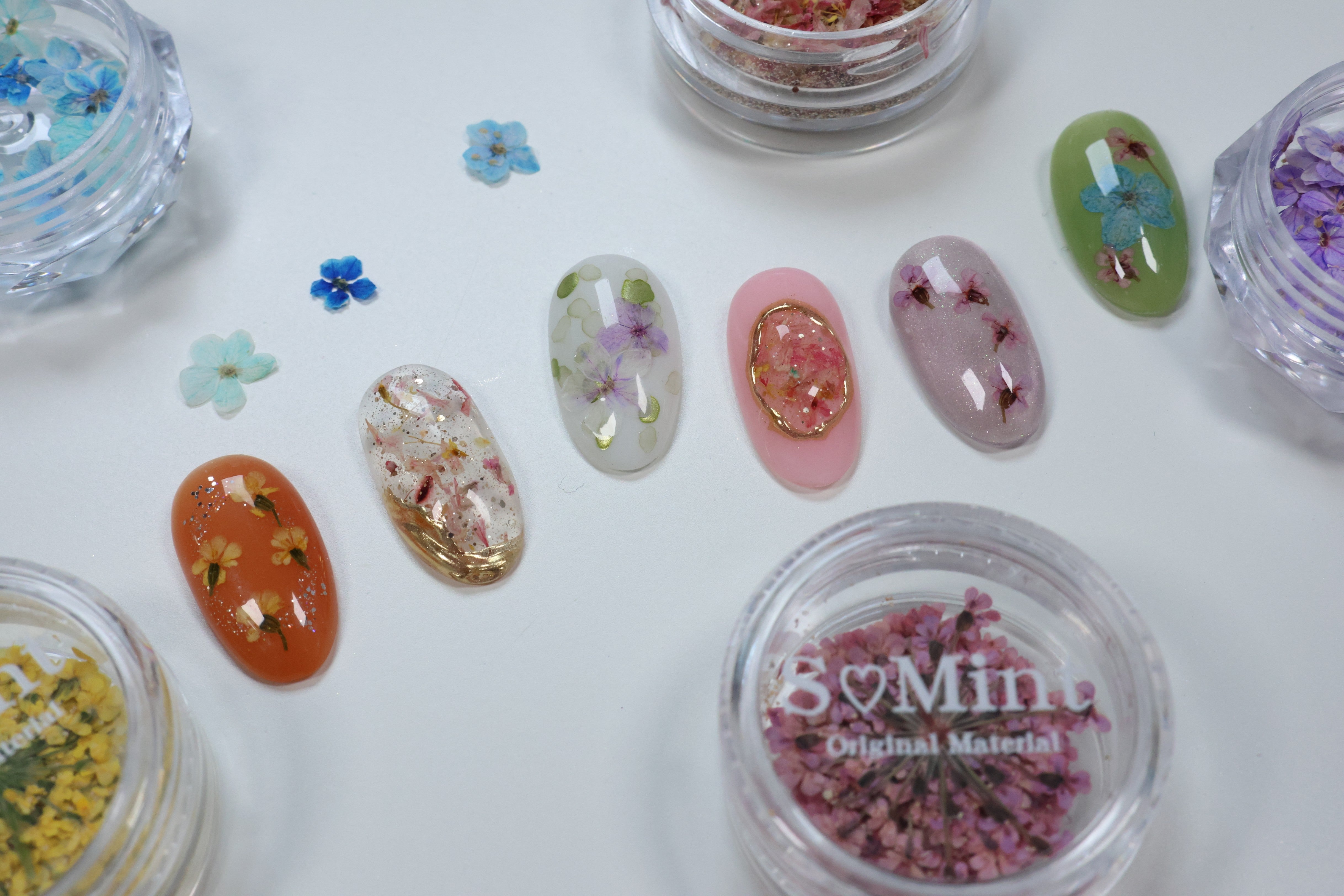 Pressed Flower Nail Art
