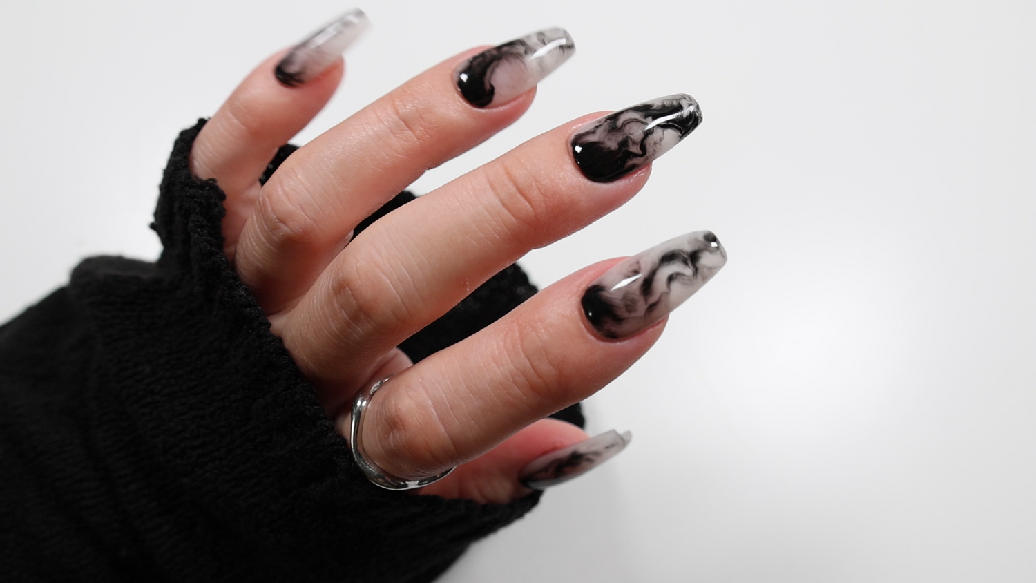 How to Create Smoky Nails