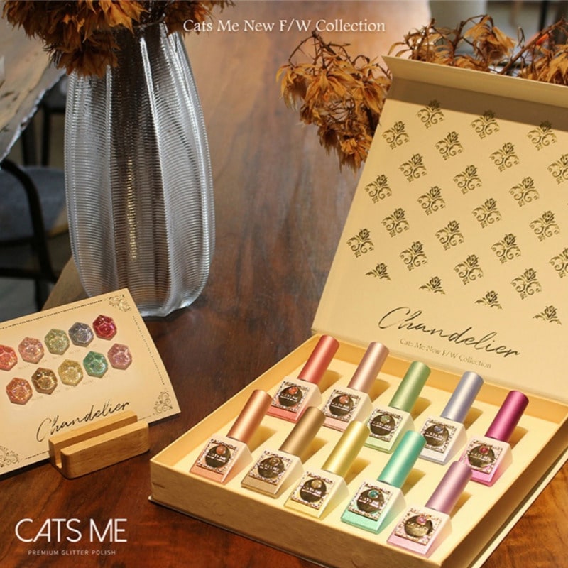 CATS ME Chandelier - No. 140