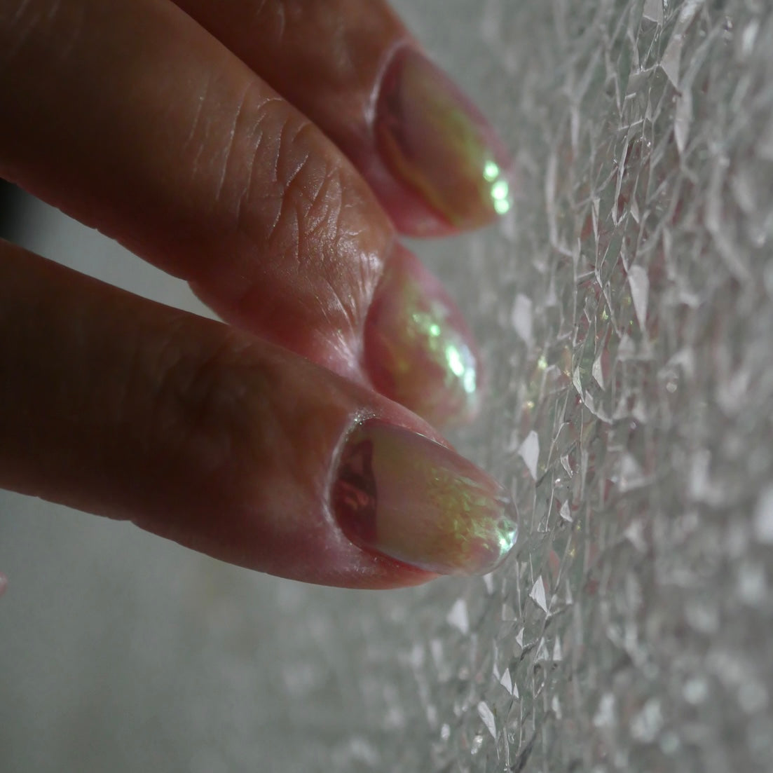 Ungu Nails - GiU Pearl Aurora Powder (MABE Green)