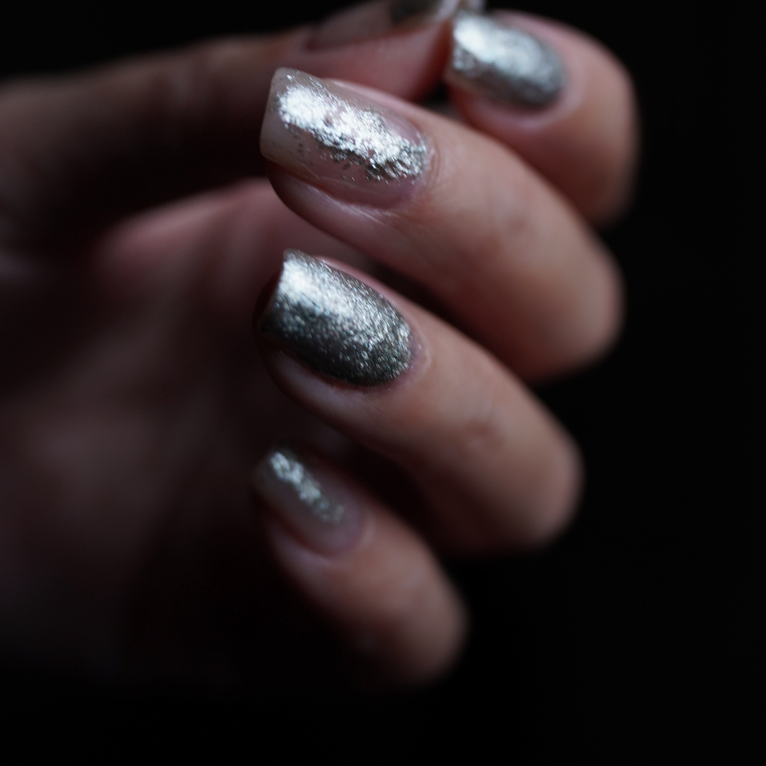 Ungu Nails - GiU Glitter & Aurora Powder