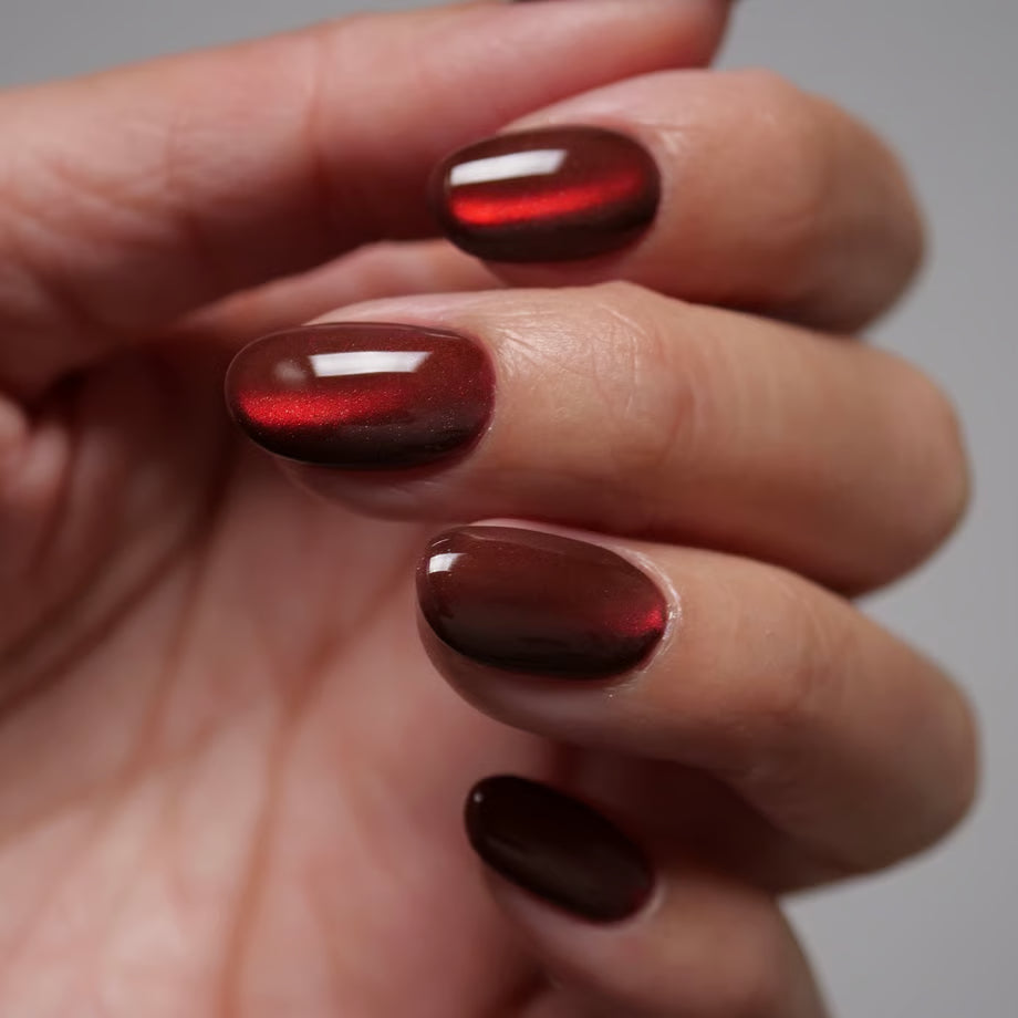Ungu Nails - Ruby Red Magnet