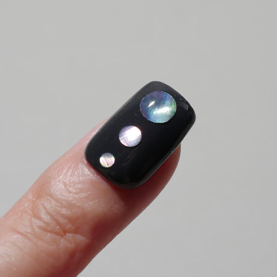Ungu Nails - White Abalone Dot