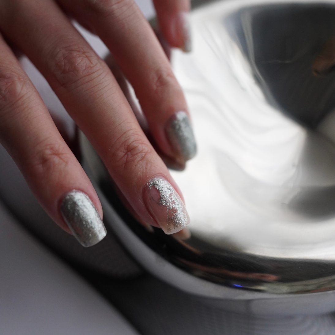 Ungu Nails - GiU Glitter & Aurora Powder