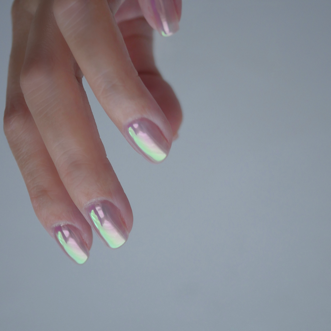 Ungu Nails - GiU Pearl Aurora Powder (MABE Green)