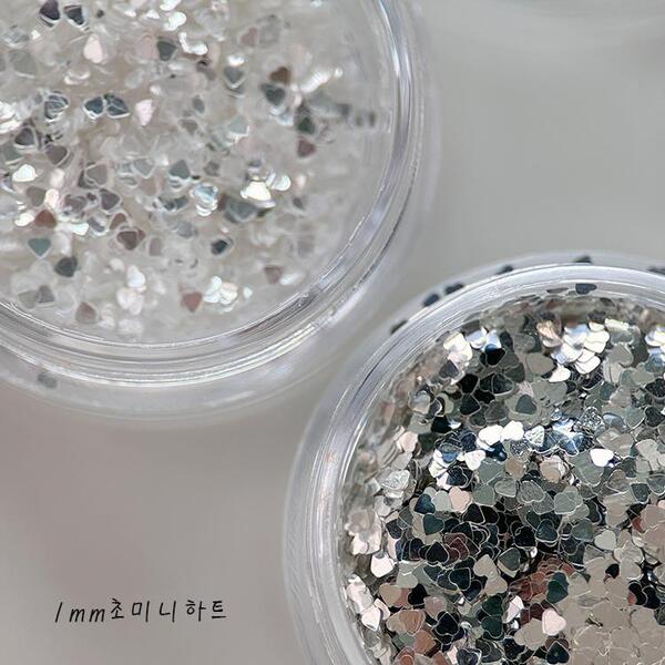Bonniebee - 1mm Super Mini Heart Spangle