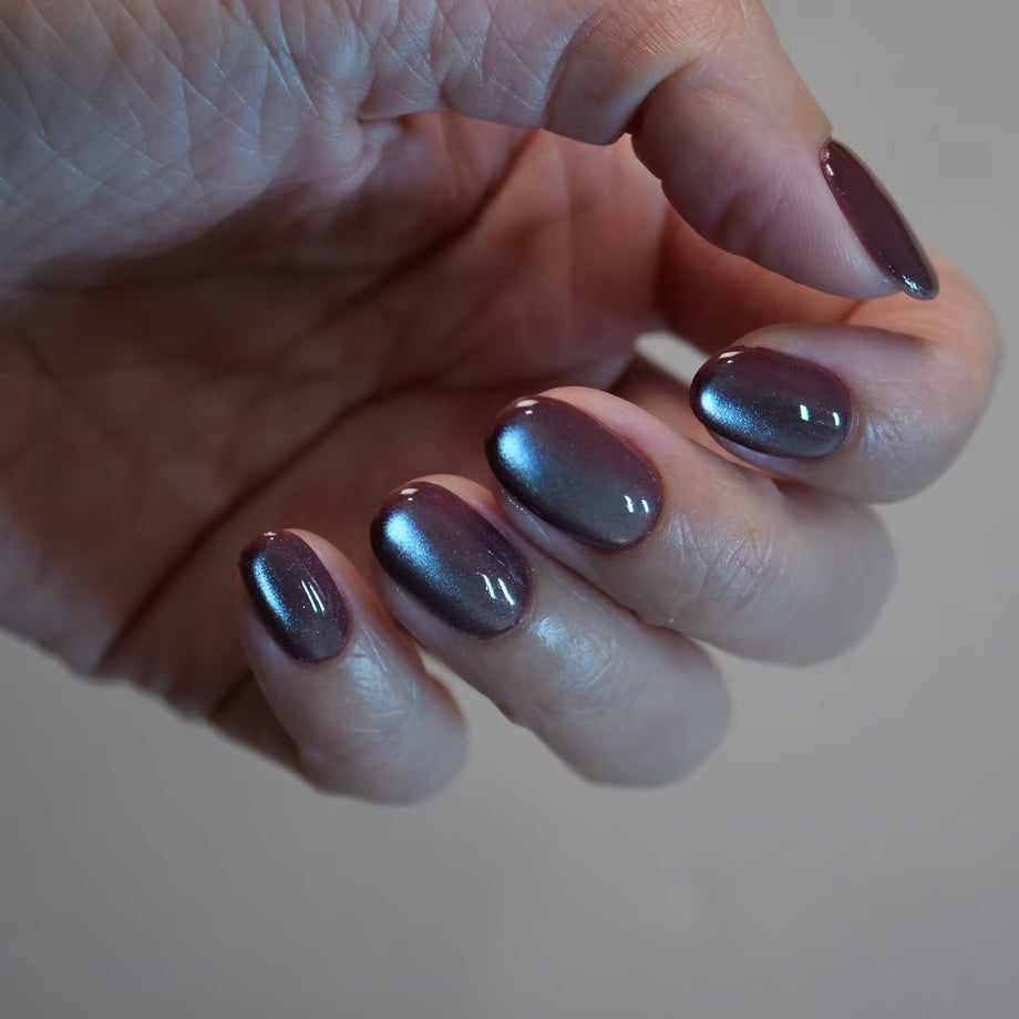Ungu Nails - Mute Color Magnet