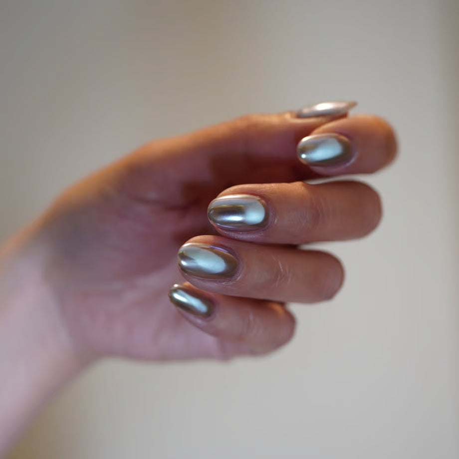 Ungu Nails - Mute Color Magnet