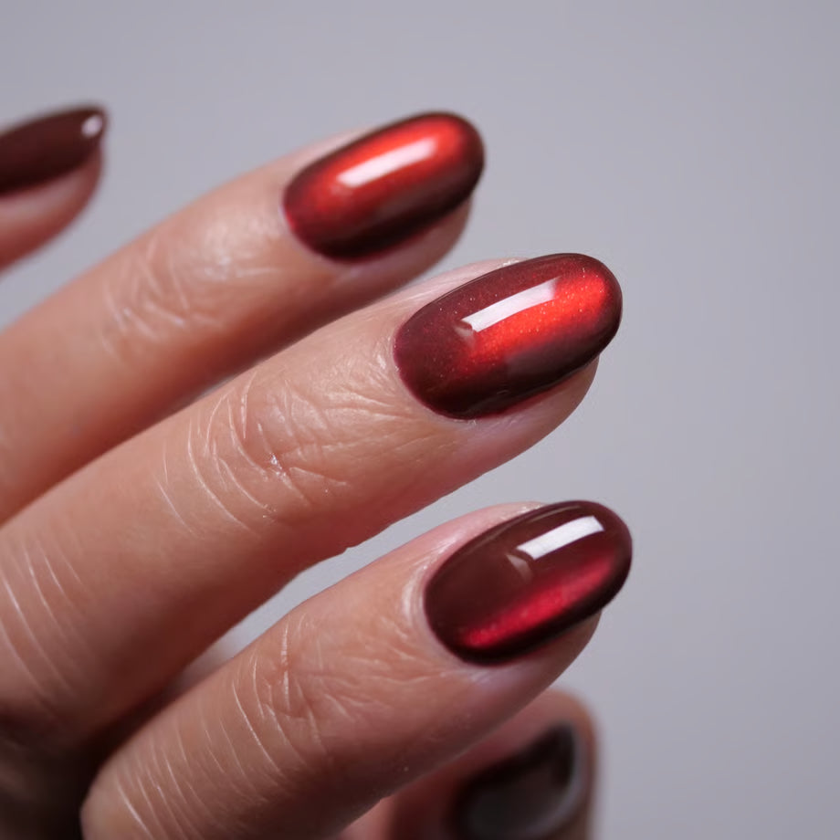 Ungu Nails - Ruby Red Magnet