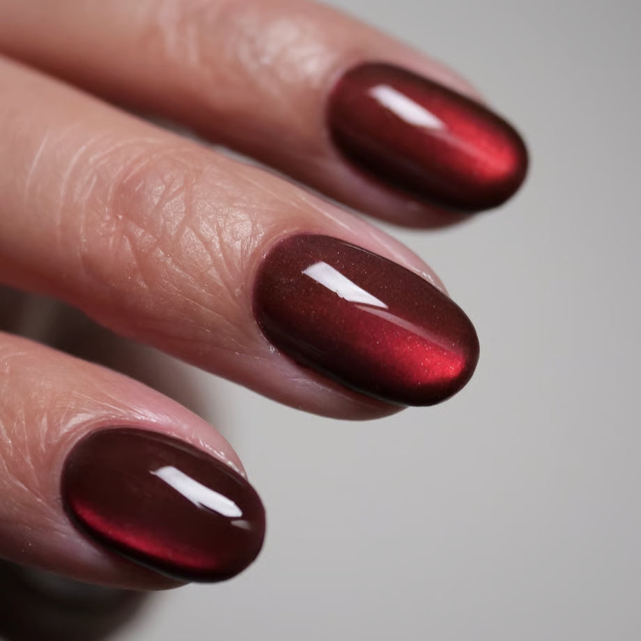 Ungu Nails - Ruby Red Magnet