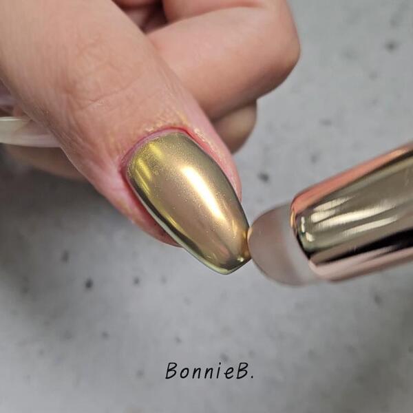 Bonniebee Clear Glossy Gold Magnet Powder