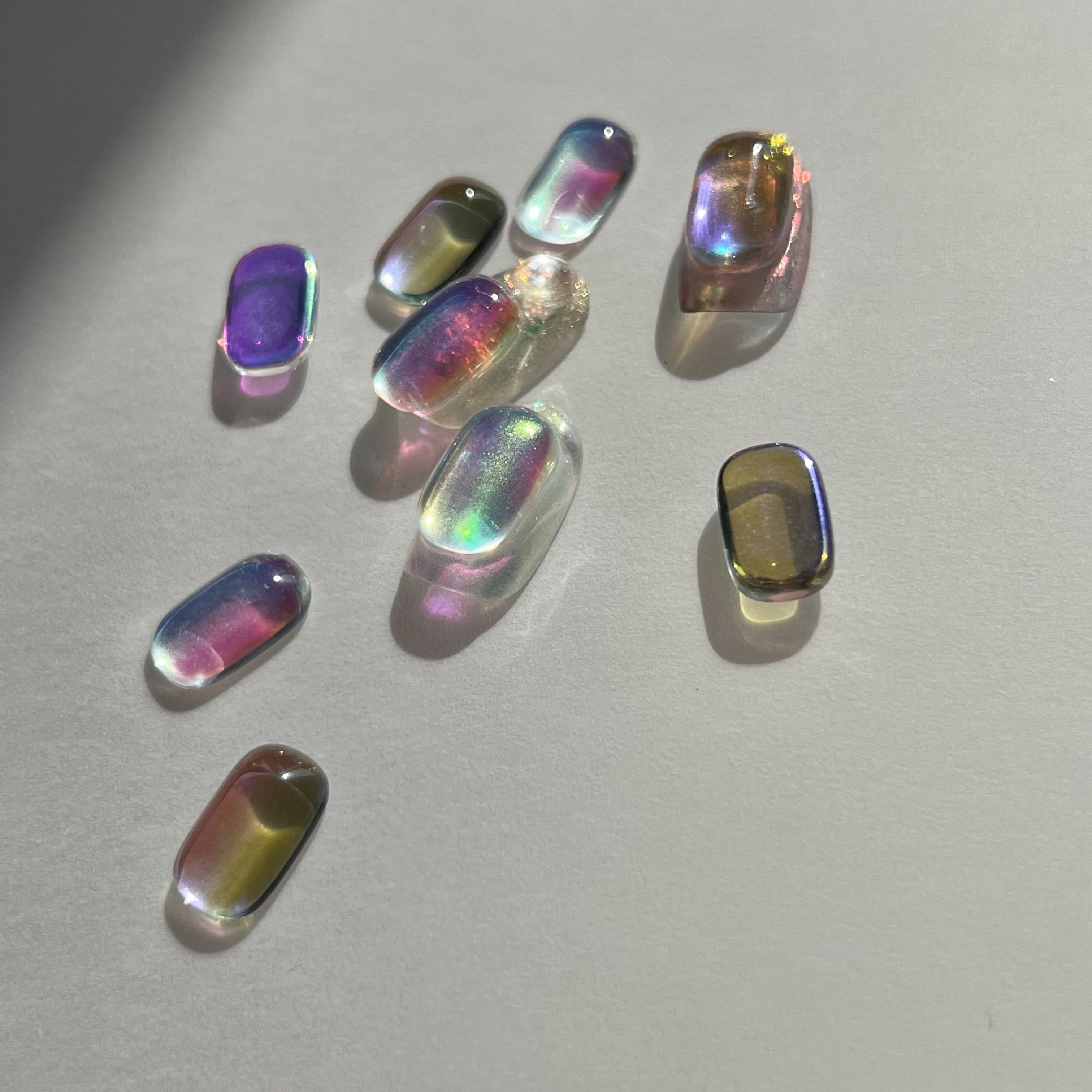 Atelier Novel - P889 Aurora Drop Cabochon (Grape Syrup)