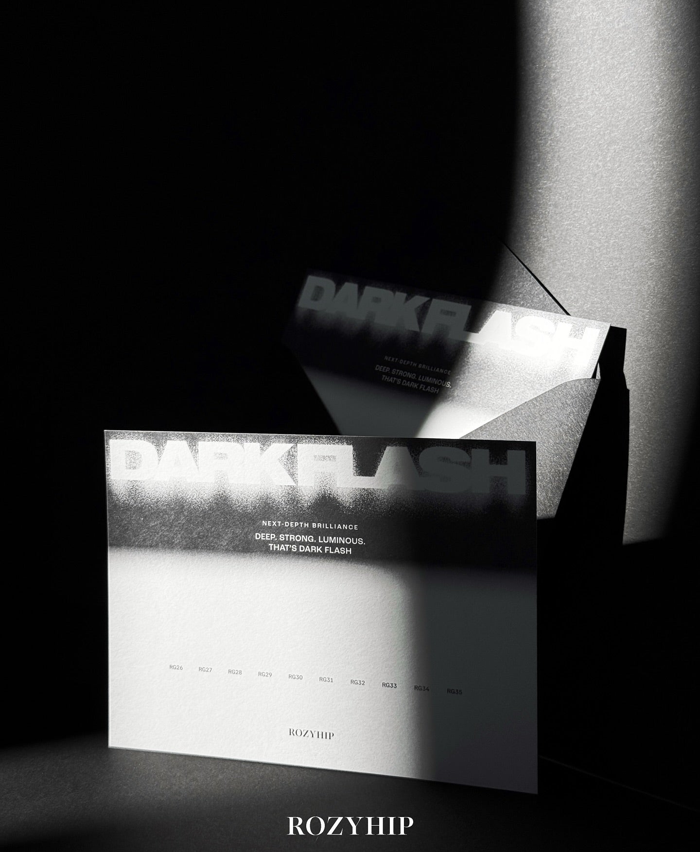 Rozyhip - Dark Flash Collection