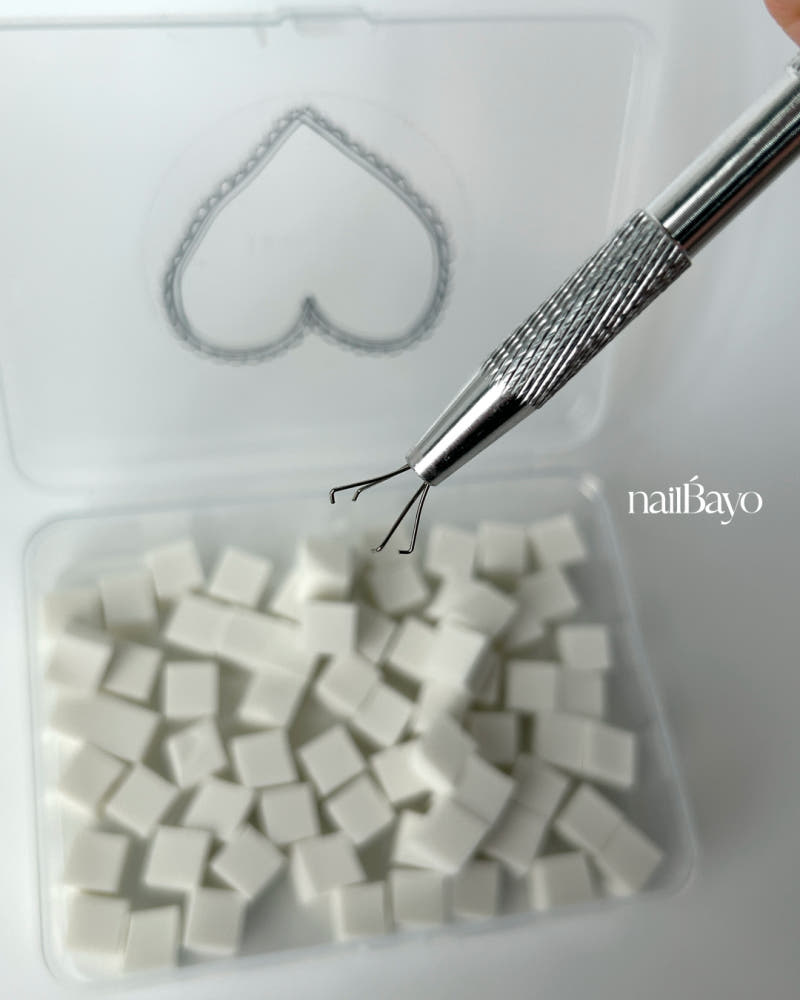 Nailbayo - Tweezer + Sponge Box